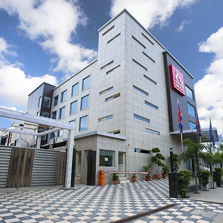 Inde Hotel Chattarpur Ню Делхи Екстериор снимка