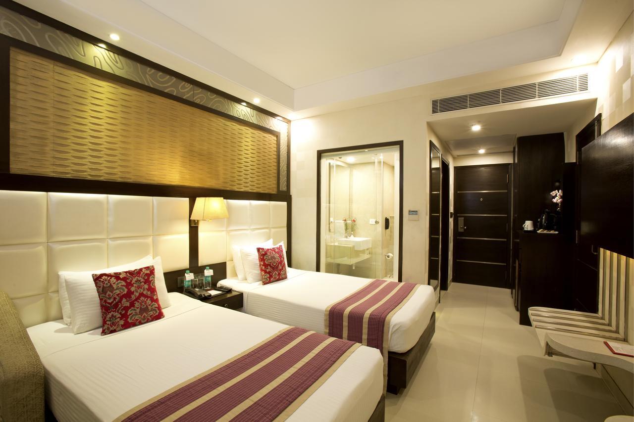 Inde Hotel Chattarpur Ню Делхи Екстериор снимка