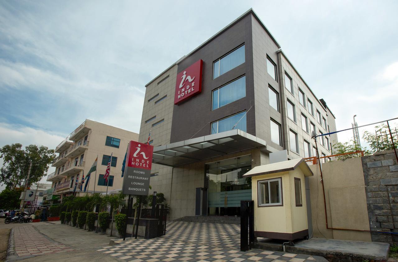 Inde Hotel Chattarpur Ню Делхи Екстериор снимка