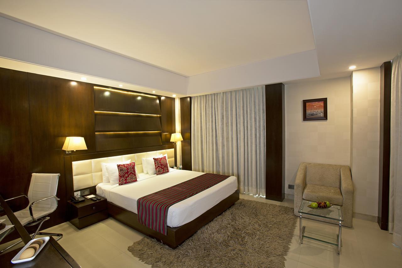 Inde Hotel Chattarpur Ню Делхи Екстериор снимка